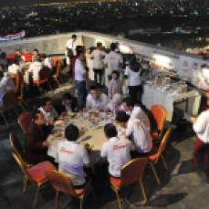 Dinner di Rooftop Hotel The Alana
